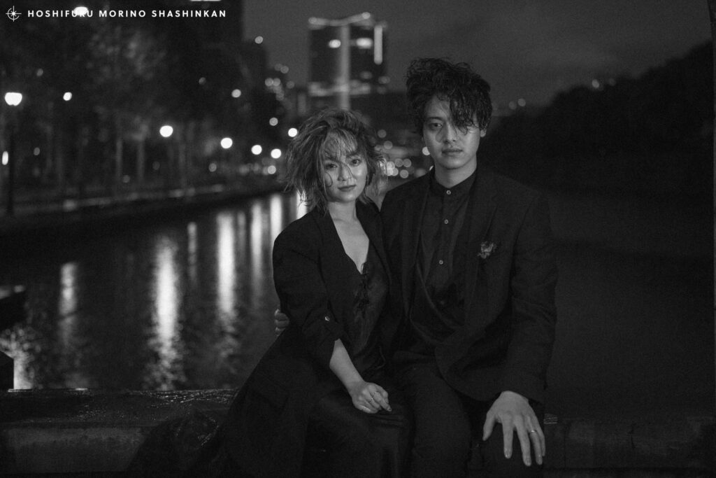 丸の内での結婚式前撮りを終えた新郎新婦3