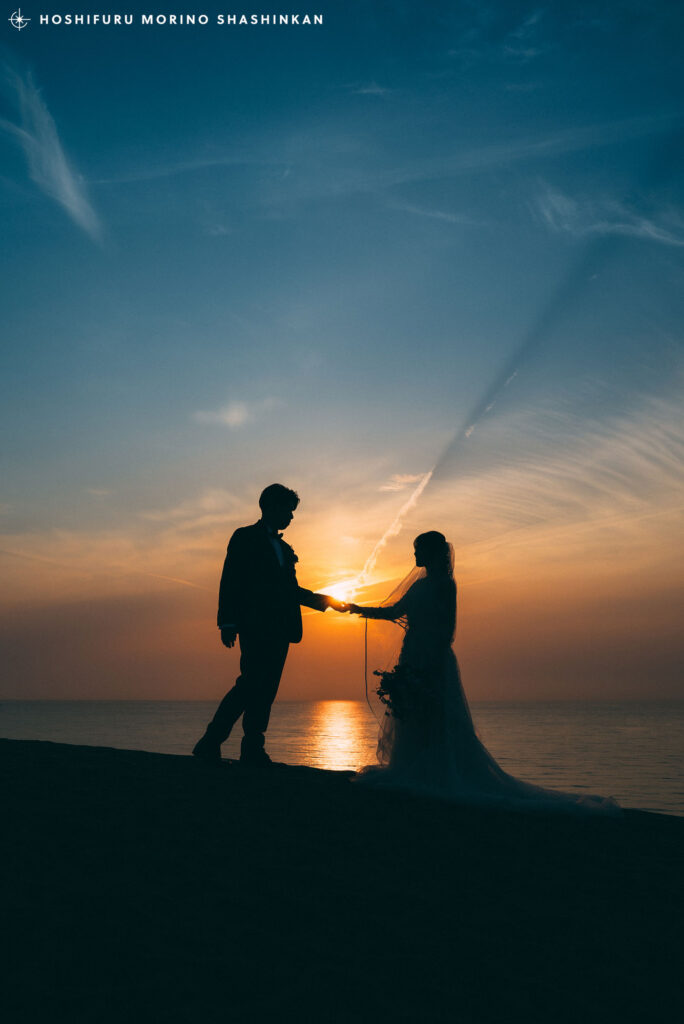 鳥取砂丘での結婚式前撮りシルエット写真