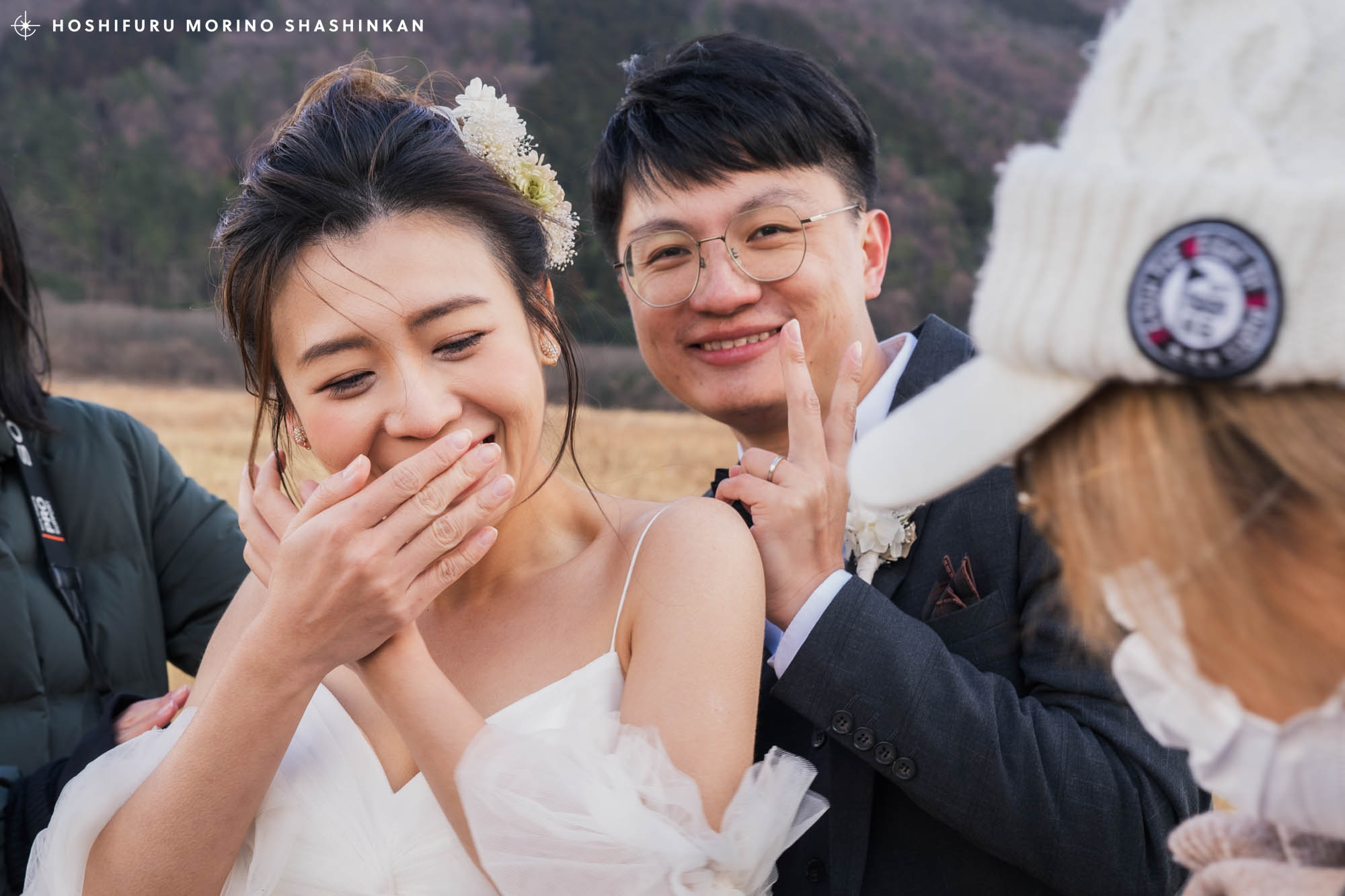 笑顔の新郎新婦