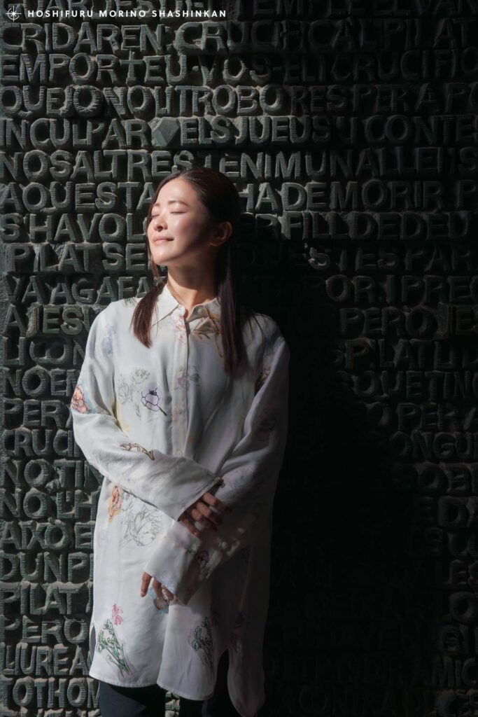 沖永良部島出身のアーティスト大山百合香さんのプロフィール写真撮影