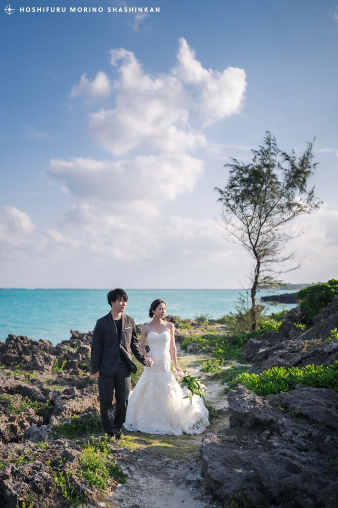 与論島の秘密のスポットで撮影したウェディングフォト