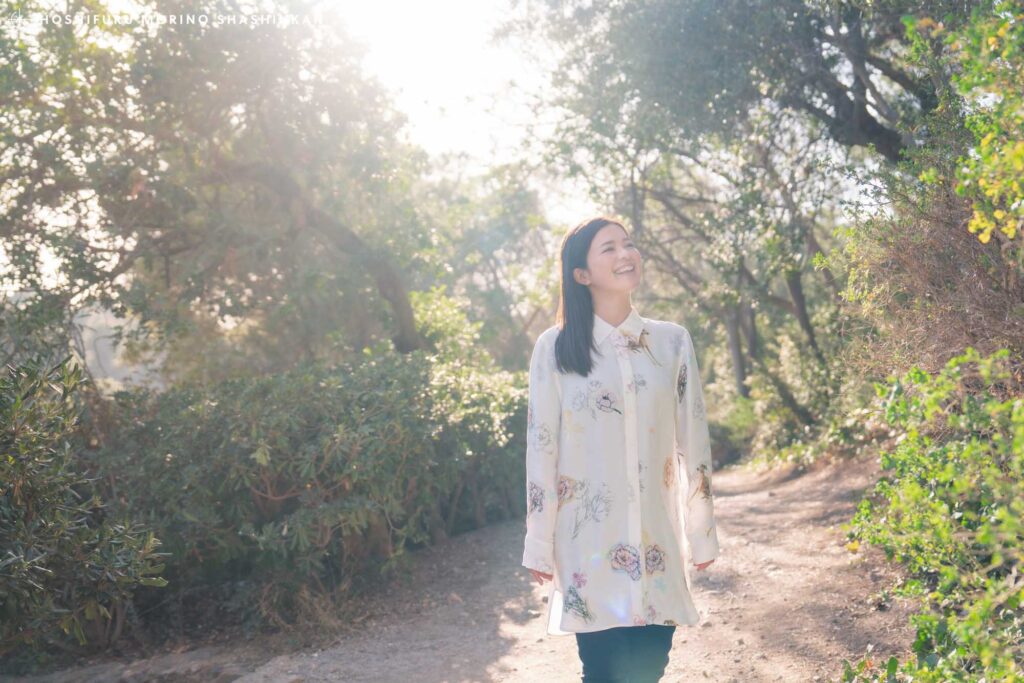 沖永良部島出身のアーティスト大山百合香さんのプロフィール写真撮影