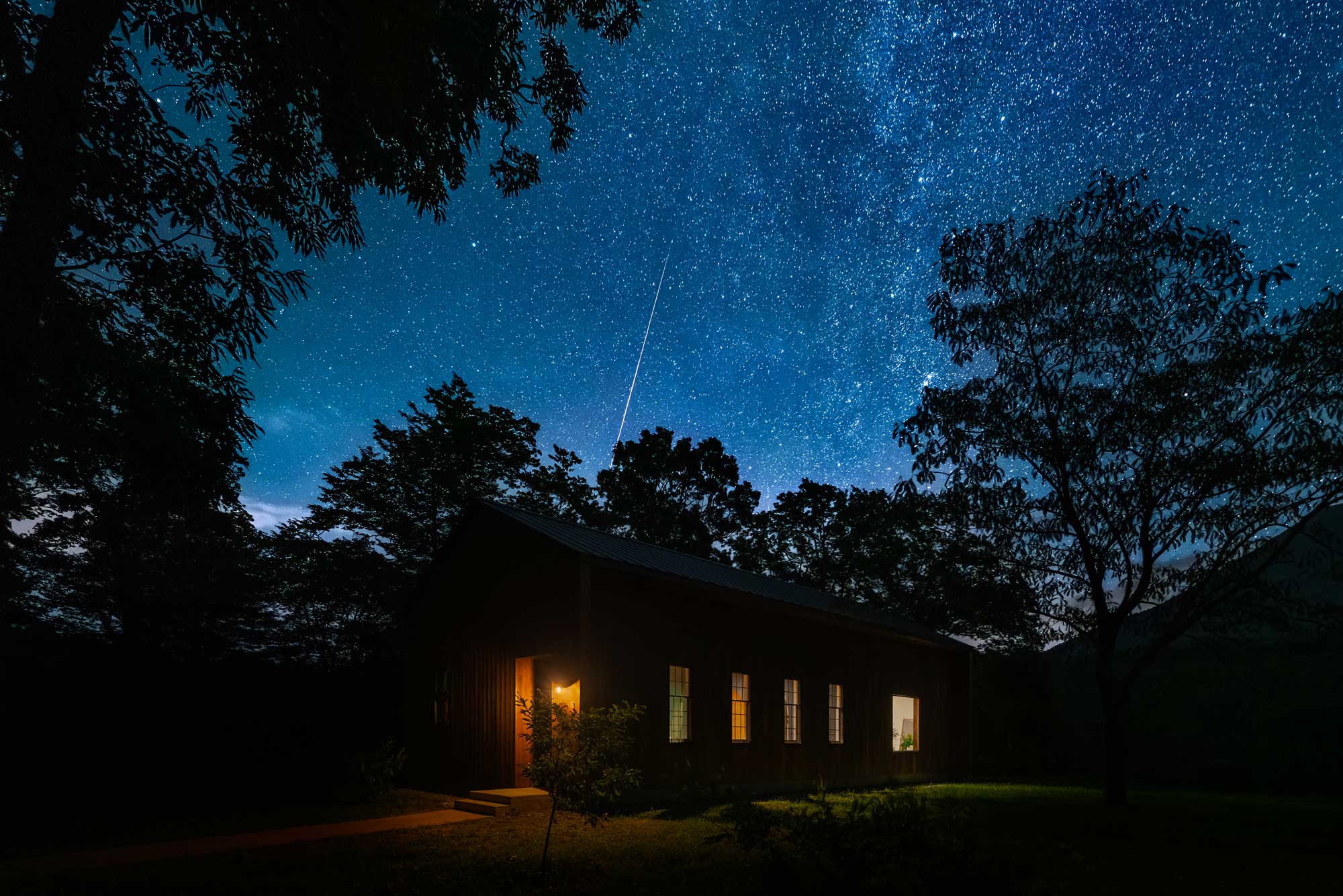 星降る森の写真館の会社概要